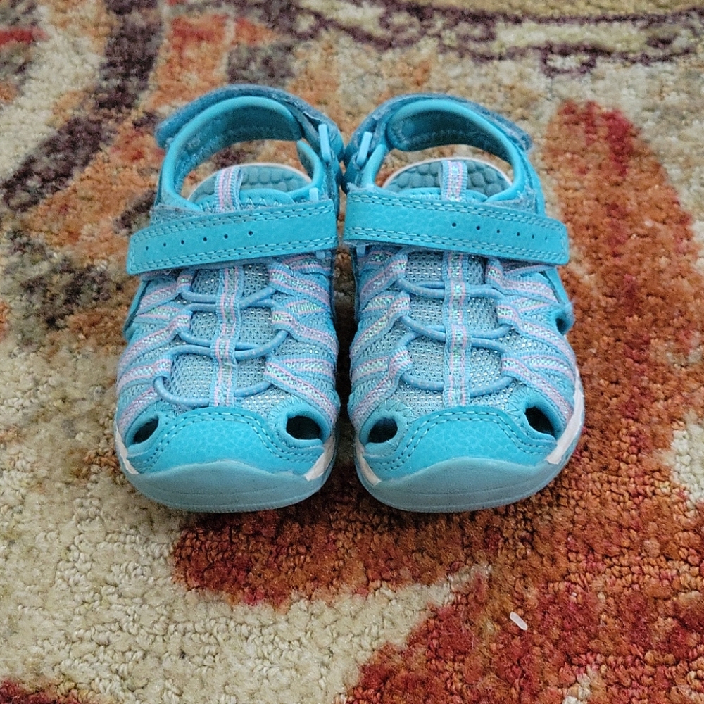 Velcro shoes